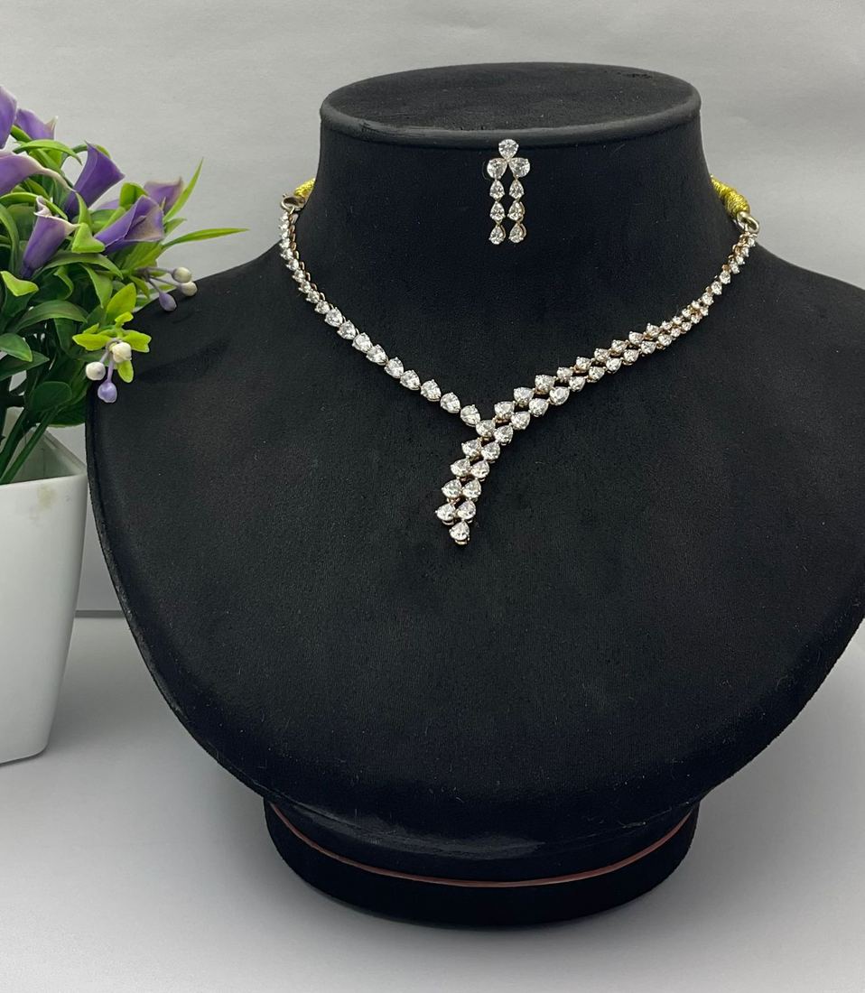 Diamond V-shaped necklace set with matching pendant